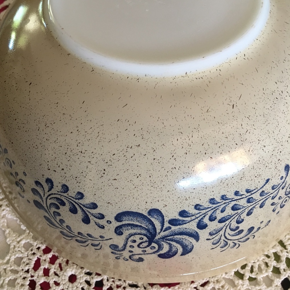 Vintage Pyrex Homestead Nesting Bowl 403 mint